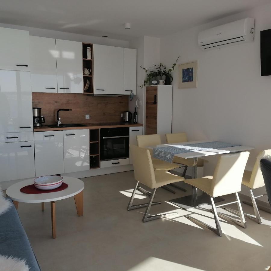Bella Mare Apartment Mandre Exterior photo